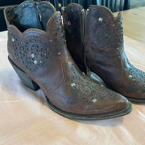 Womens old gringo cowboy boots size 9. Beautiful!